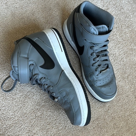 Nike Air Gray High-Top Sneakers - Picture 6 of 6